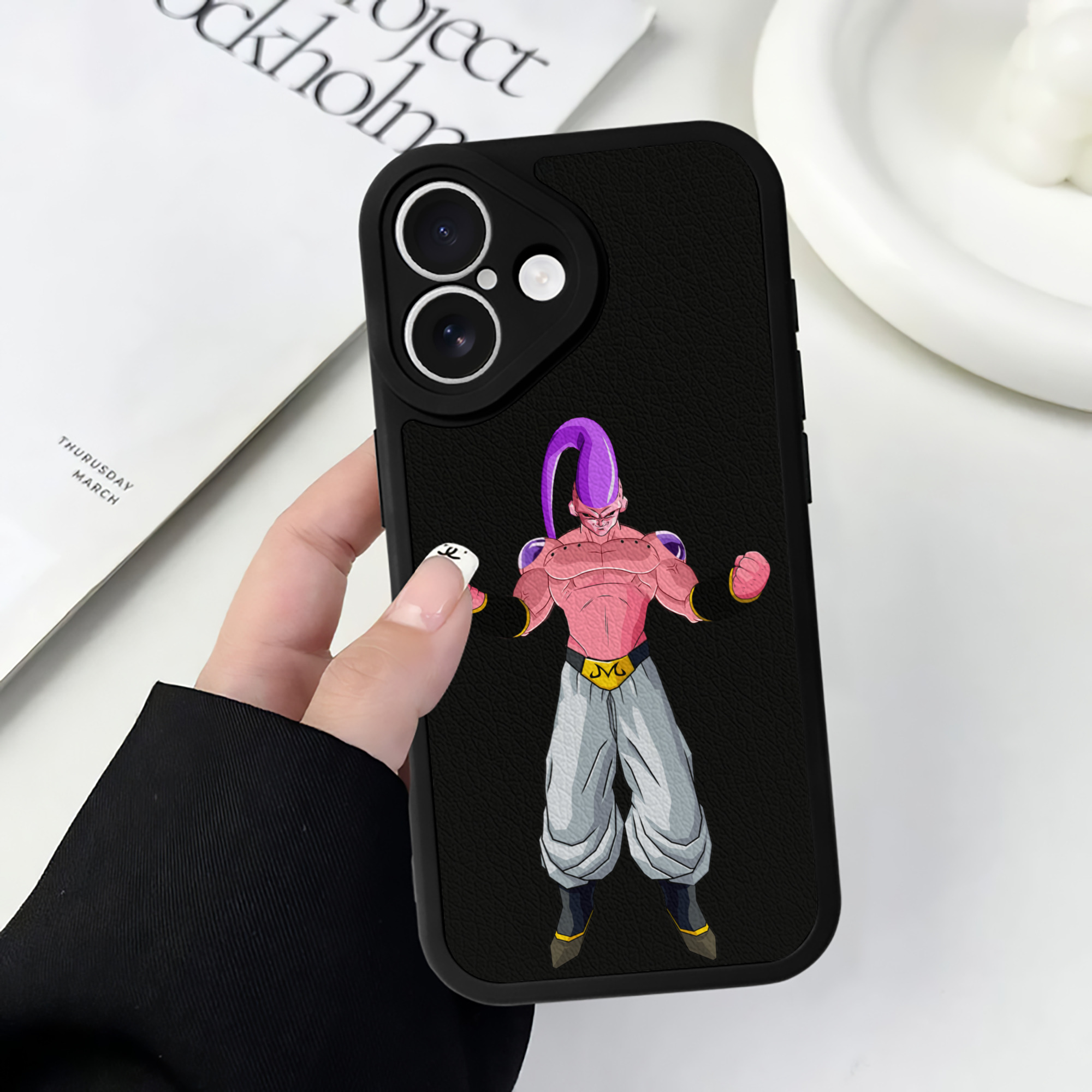 （画像用） ドラゴンボール 魔人ブウ DRAGON BALL Majin Buu 【iPhone 16シリーズ対応】シリコンスマホケース（レザー調） 材質：シリコン